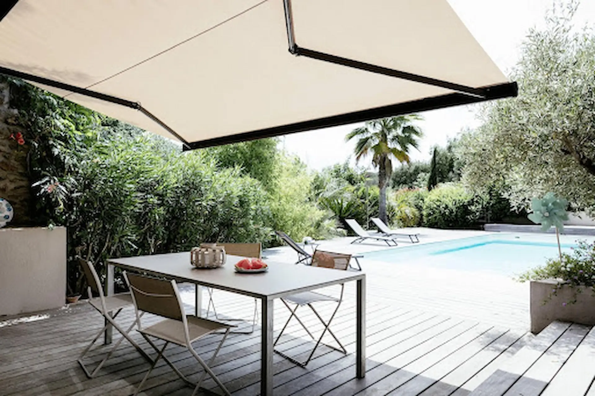 House Awnings: Combining Functionality and Aesthetic Appeal